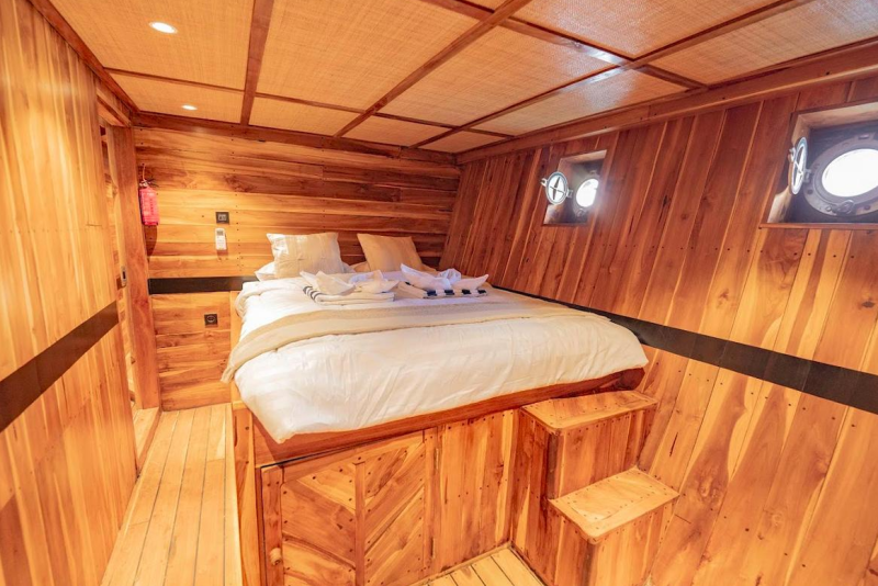Lamborajo III - Superior Cabin