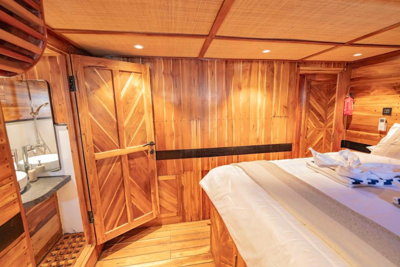 Lamborajo III - Superior Cabin